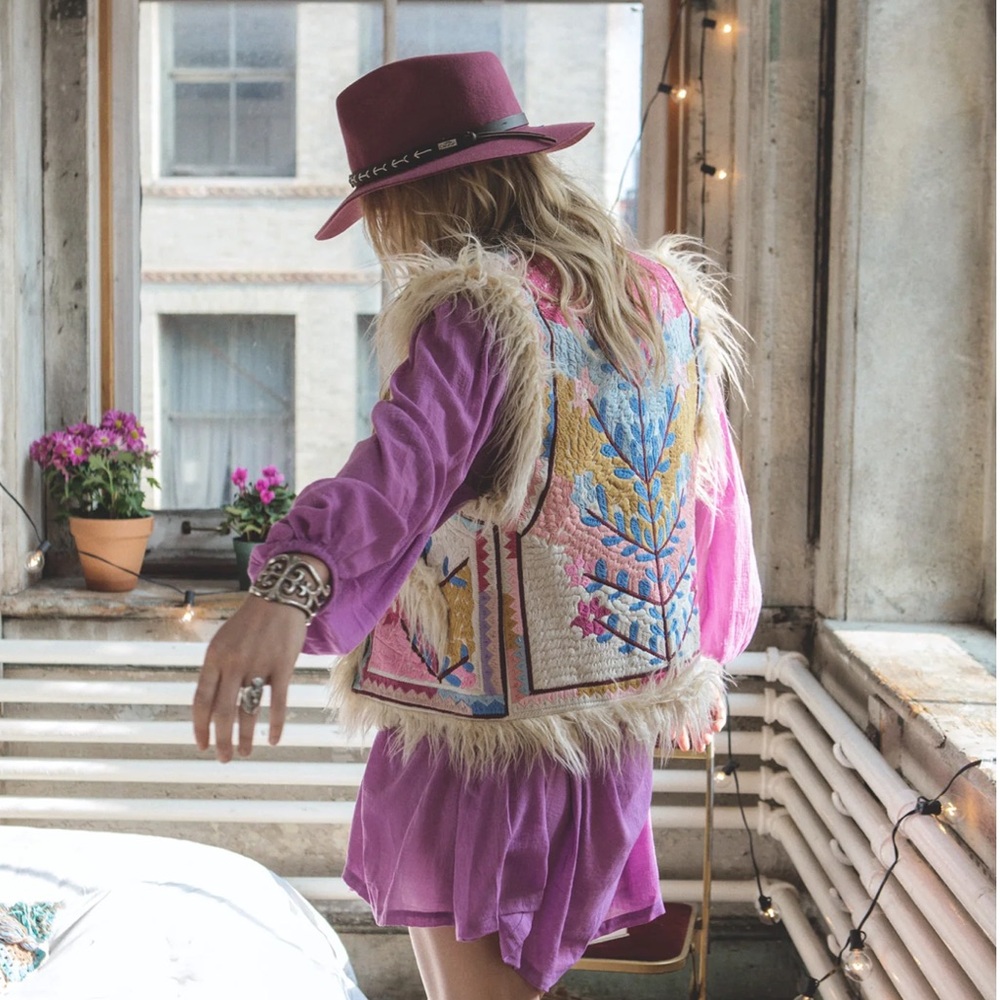 ✨ SPELL Penny Lane Embroidered Faux Fur Reversible Vest OS ✨ NWT